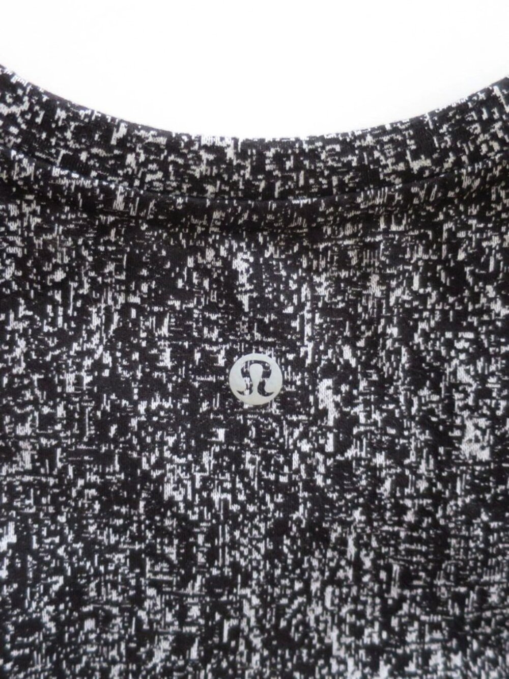 Lululemon Extra Mile Long Sleeve Running Top Jacquard Black & White Size 6 - Picture 10 of 11
